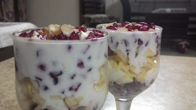 Fruit yogurt parfait